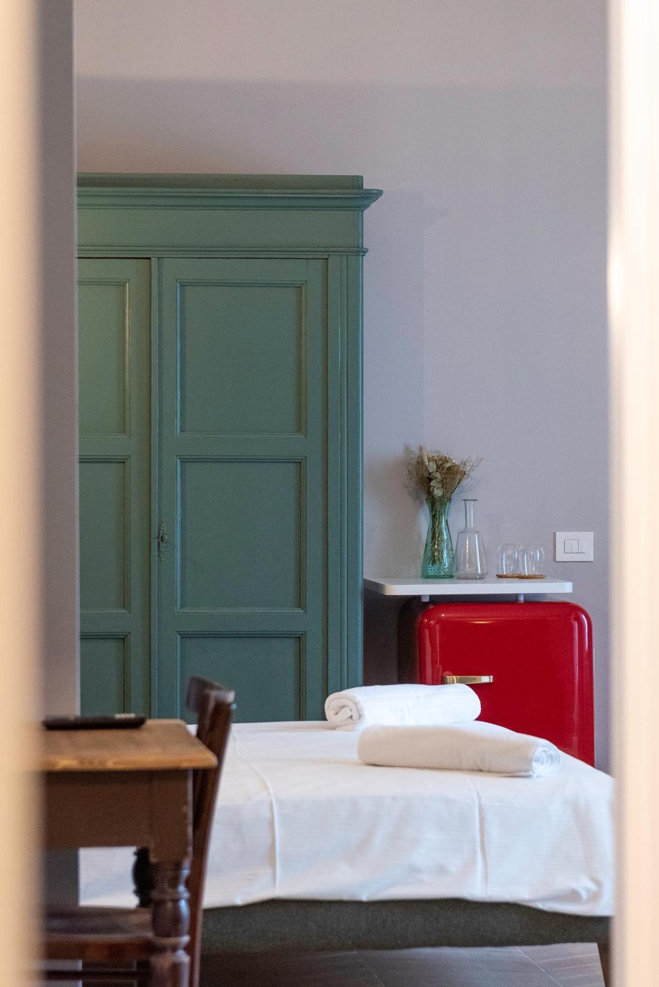 Regina Boutique Suites Terst Exteriér fotografie