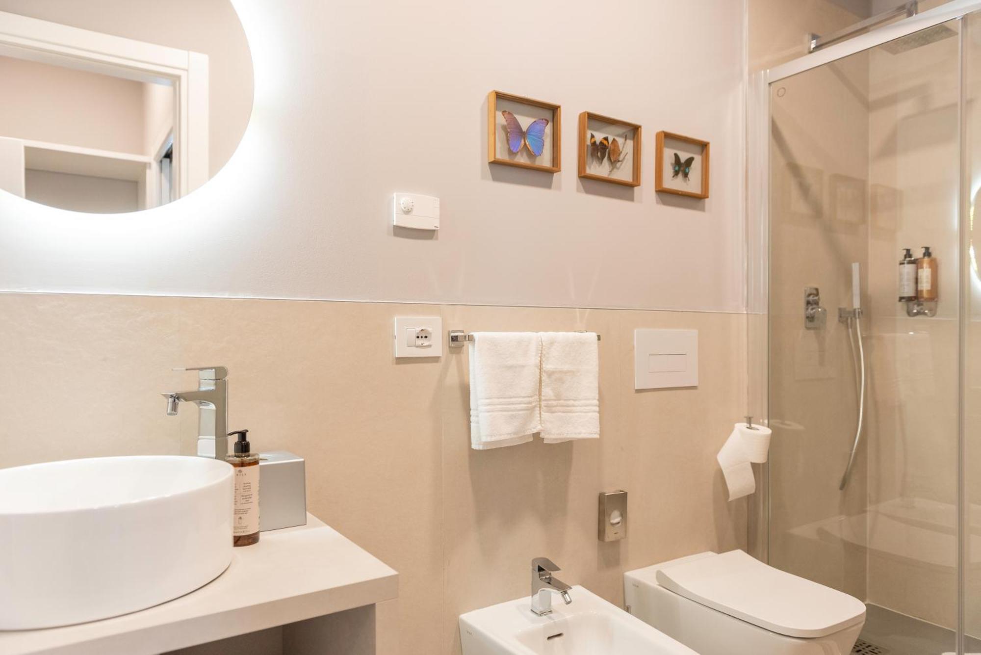 Regina Boutique Suites Terst Exteriér fotografie