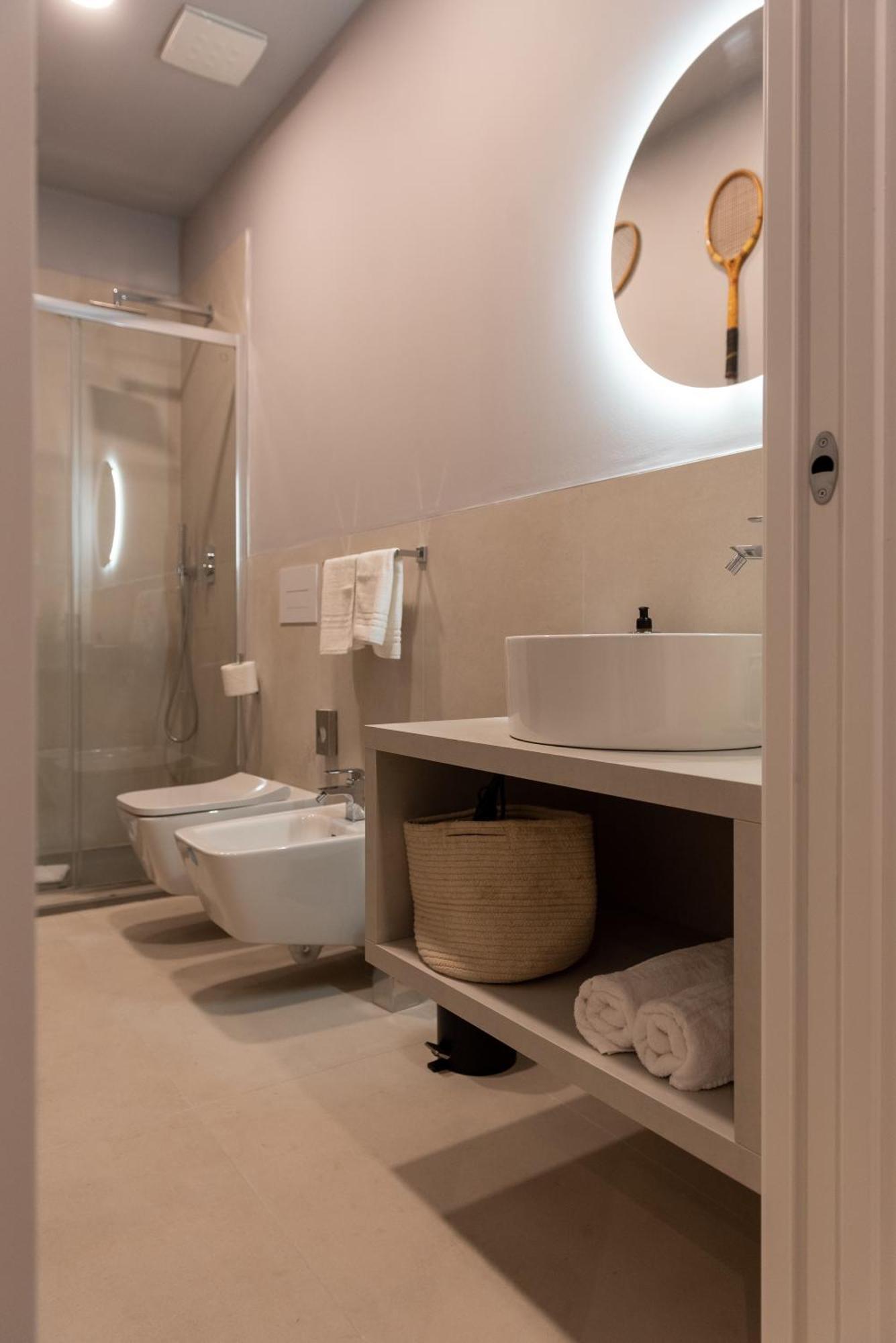 Regina Boutique Suites Terst Exteriér fotografie